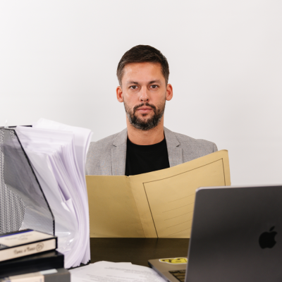 Producciones Especiales y Documentales: Periodismo en Resu
